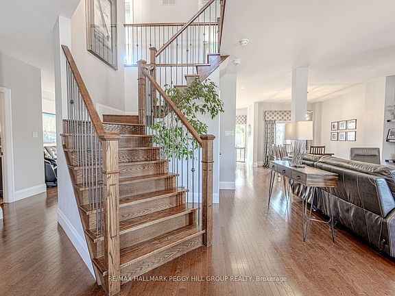 3rd image of 1940 Webster Blvd