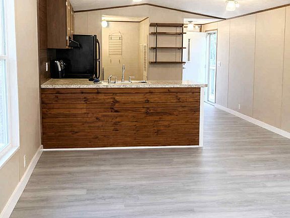 3rd image of 232 N Raphael Rd