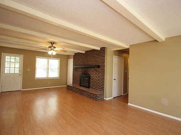 4th image of 1006 E Guinevere St