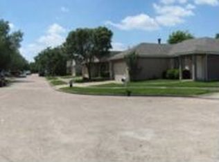 13526 Dripping Springs Dr, Houston, TX 77083