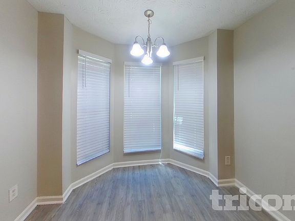 5th image of 418 Whippet St