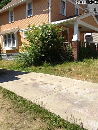 2nd image of 700 Roselle Ave