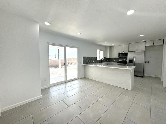 2nd image of 66777 Mission Lakes Blvd Unit B