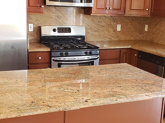 4th image of 642 Myrtle Ave #2