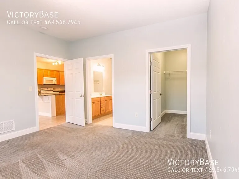 Creekside Apartments — Photo 5