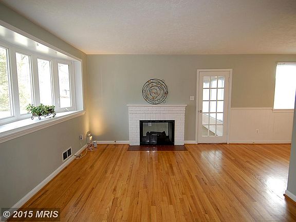 3rd image of 3710 Terrace Dr