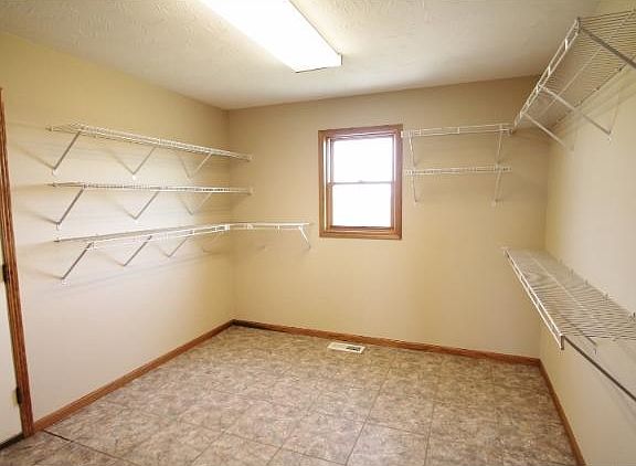 5th image of 9455 W 250th St
