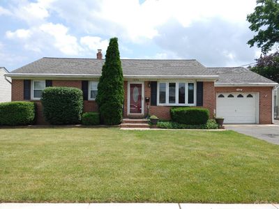 1096 Antonio Dr, North Brunswick, NJ, 08902