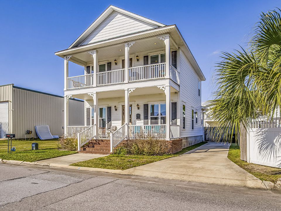 1st image of 606 W Intendencia St