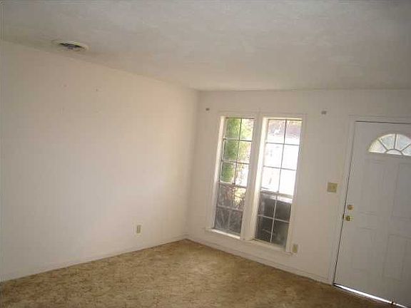 5th image of 111 Linda Dr