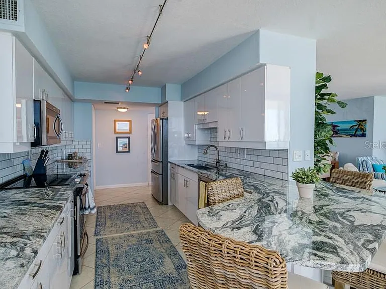2425 Gulf Of Mexico Dr #7B — Photo 14