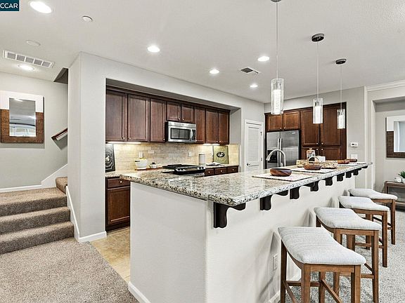 5th image of 4763 Perugia St