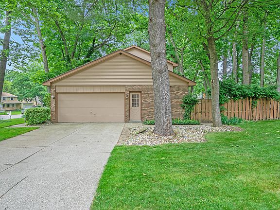 4th image of 1710 Chateau Dr SW