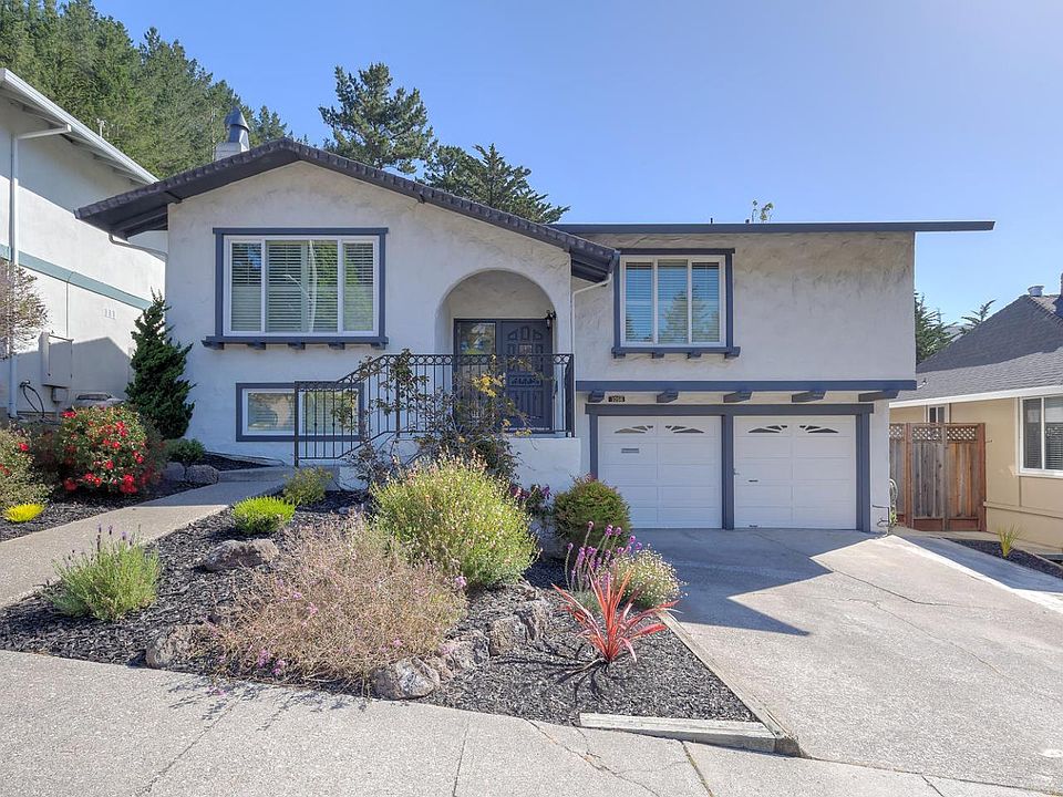 1st image of 1056 Everglades Dr