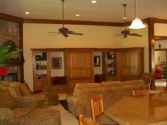 12'Ceilings in Great Room,Large built in entertainment ctr open from kitchen