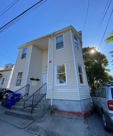 27 Florence St #1R — Photo 13