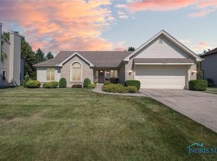 26768 Ottekee Dr, Perrysburg, OH 43551