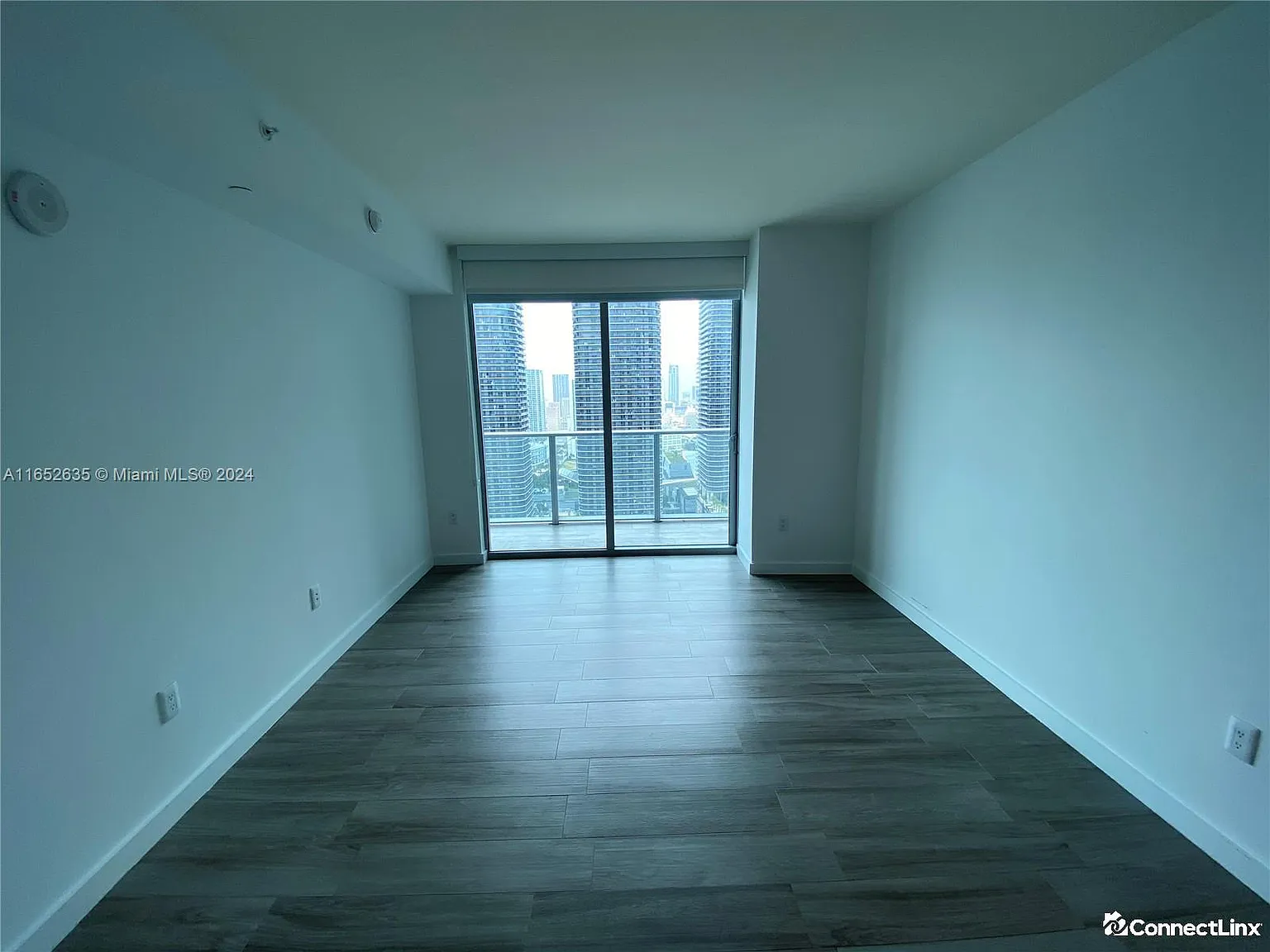 1 bed, 1.0 bath, $3,500 — Photo 4