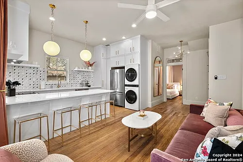 201 E Carson St Photo 1
