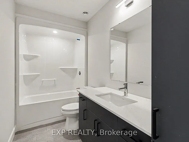 1089 Notre Dame St #2 — Photo 17