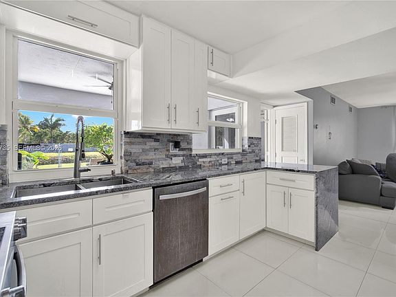 2nd image of 16070 SW 89th Ave