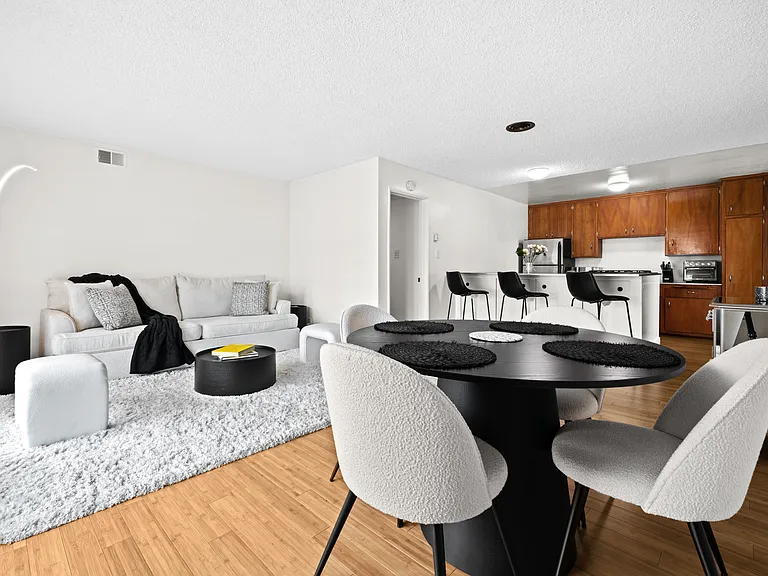 801 E 1st St #1 — Photo 6