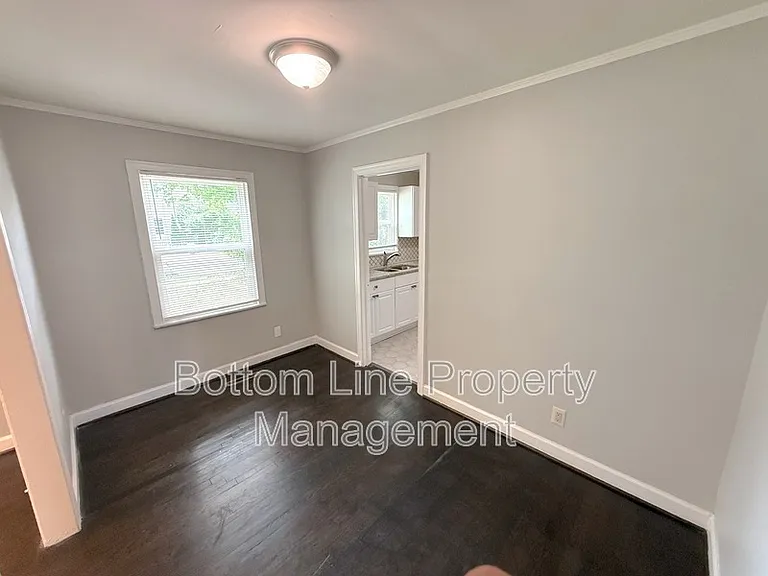 214 S Gardner Ave — Photo 6