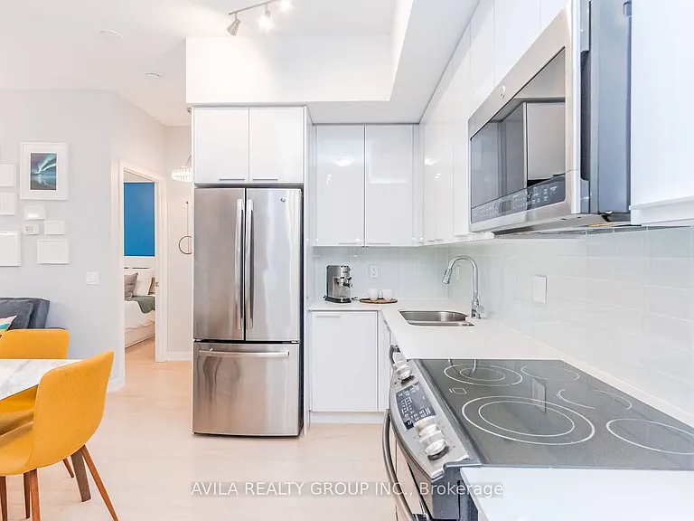10 Park Lawn Rd #320 — Photo 16