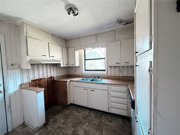 5th image of 2204 Stonewall St