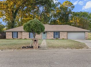 117 Briarmeadow Dr, Longview, TX 75604