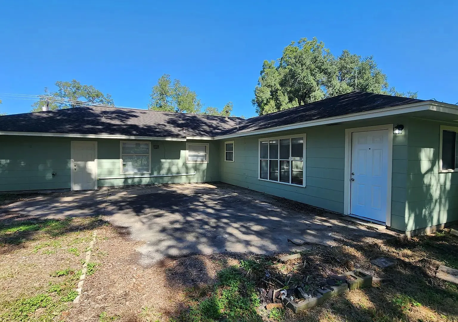 906 Avenue A — Photo 4