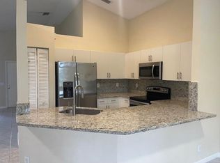 824 Savannah Falls Dr, Fort Lauderdale, FL 33327
