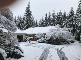 8417 NE 12th St, Medina, WA 98039