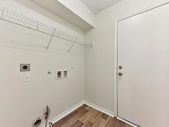 2nd image of 727 Covent Dr