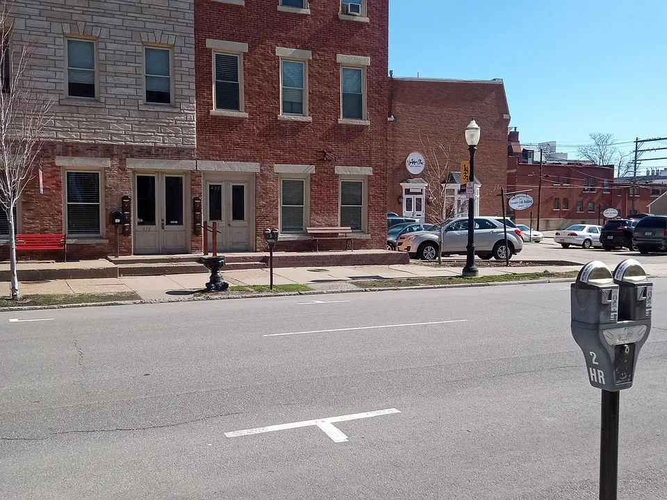 432 Bluff St