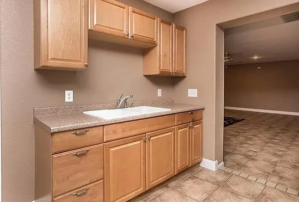 261 Aaron Ln — Photo 7