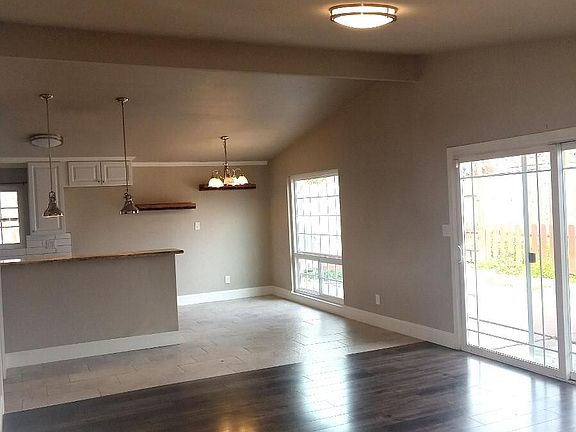 3rd image of 6556 La Cienega Dr