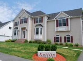 52 Oheir Way, Lowell, MA 01852