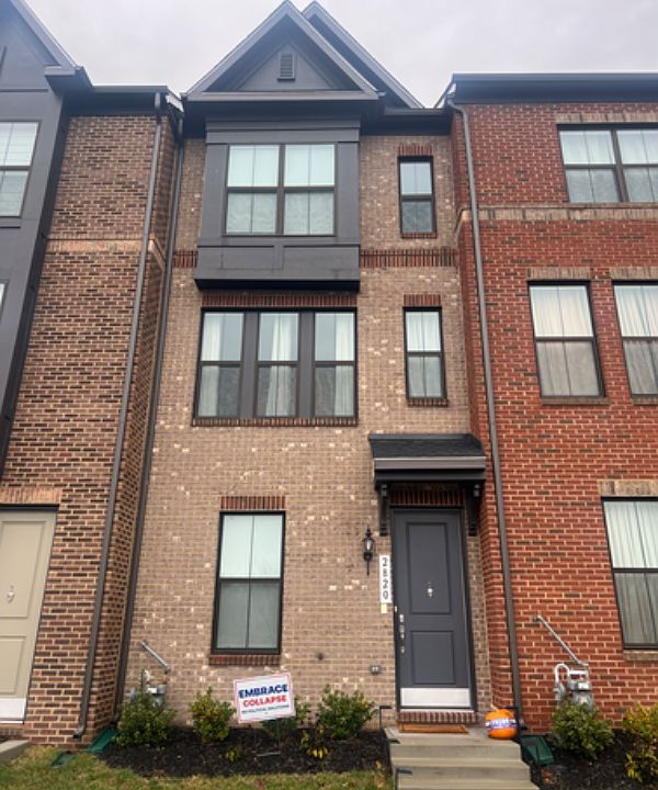 1st image of 2820 Dart Dr