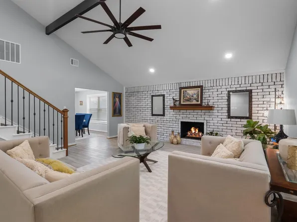 2316 Hummingbird Trl, Grapevine, TX 76051