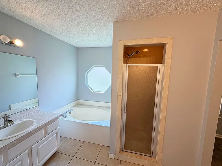 4271 Hanging Moss Dr — Photo 14