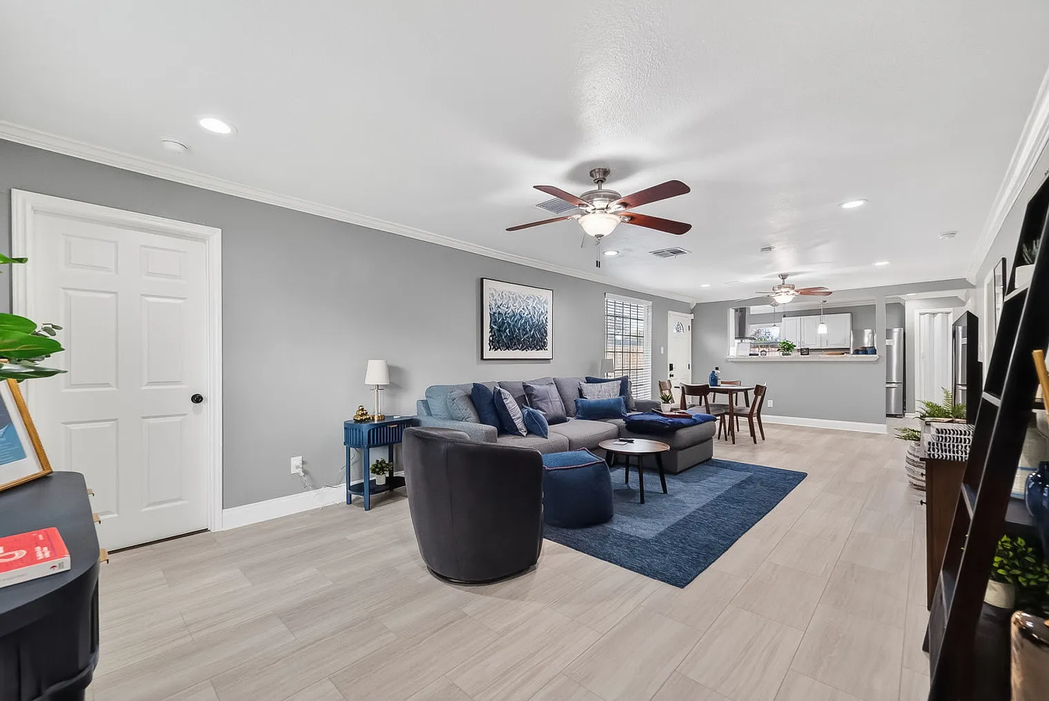 3 bed, 2.0 bath, 1593 sqft, $2,941 — Photo 2