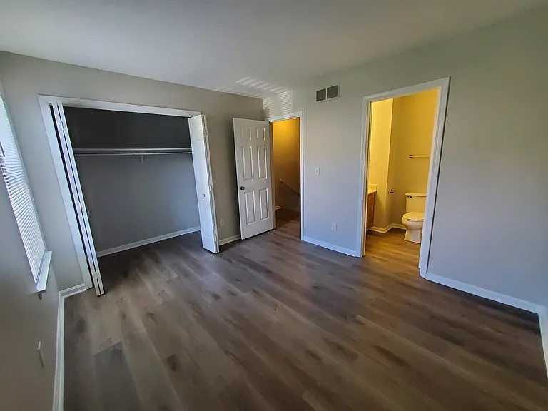 1100 Horsemans Ln #26 — Photo 11