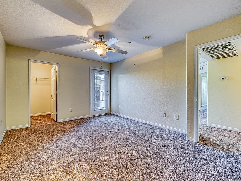 Borgata Condominiums — Photo 16