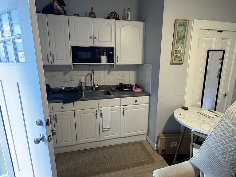 253 Pleasant St #1C — Photo 4