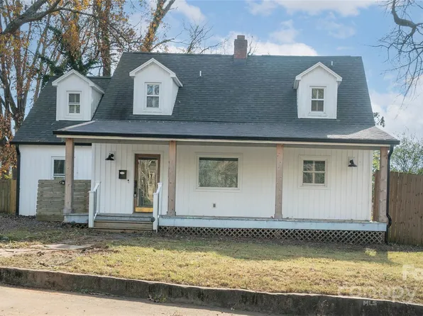 203 Morehead St, Morganton, NC 28655