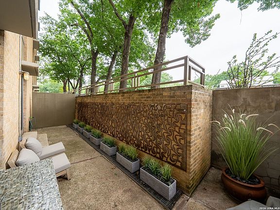 2nd image of 1115 S Alamo #2102