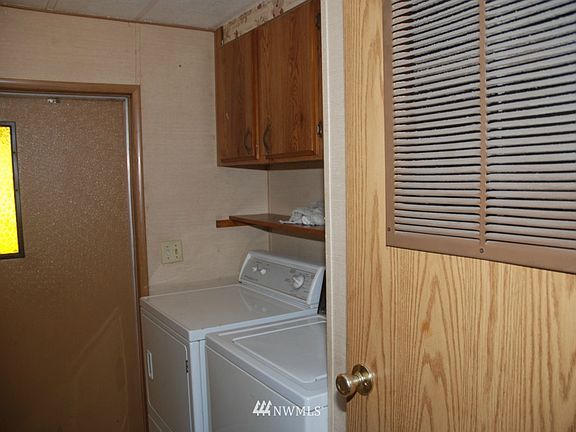 3rd image of 707 37th Street SE