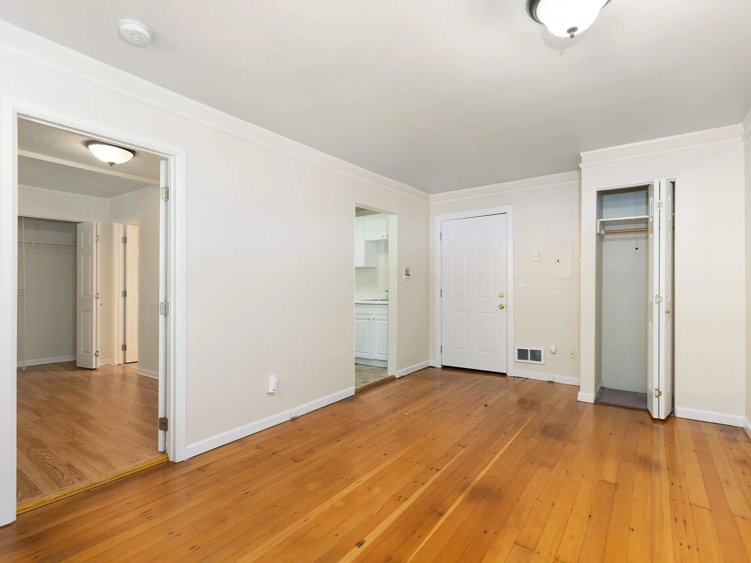 Parkside Apartments in Capitol Hill — Photo 2