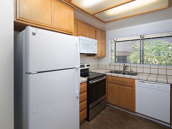 5th image of 1736 Hornblend St APT 3